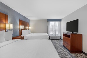Suite, 2 Queen Beds, Accessible, Bathtub (with Sofabed) | Desk, blackout curtains, iron/ironing board, free cots/infant beds - Best Western Plus Fresno Airport Hotel (Fresno)