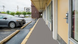 Self-parking (surcharge) - Economy Hotel Saint Louis (St. Louis)