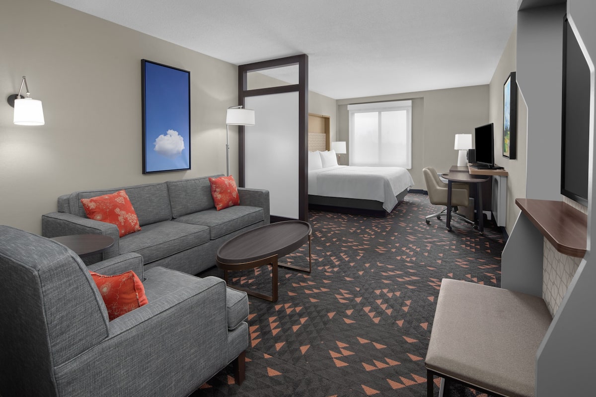 1 bedroom, in-room safe, desk, iron/ironing board