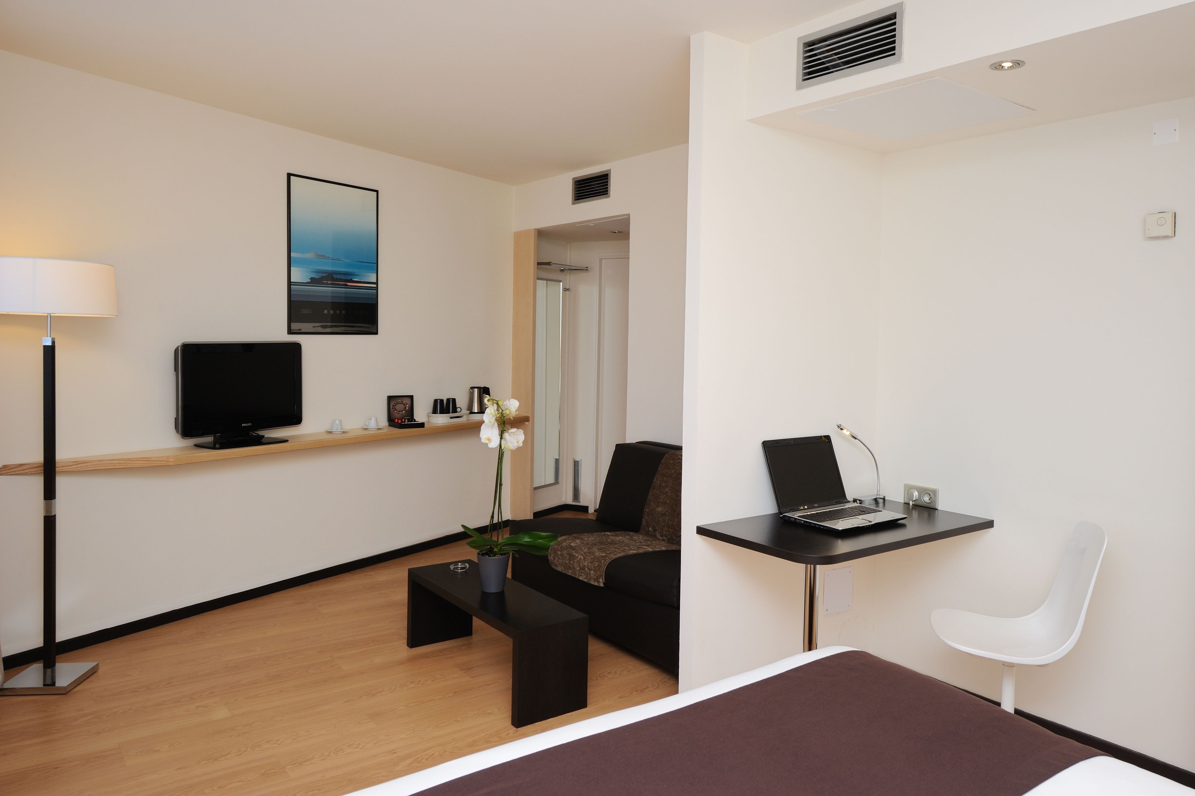 junior suite | premium bedding, in-room safe, individually decorated, desk