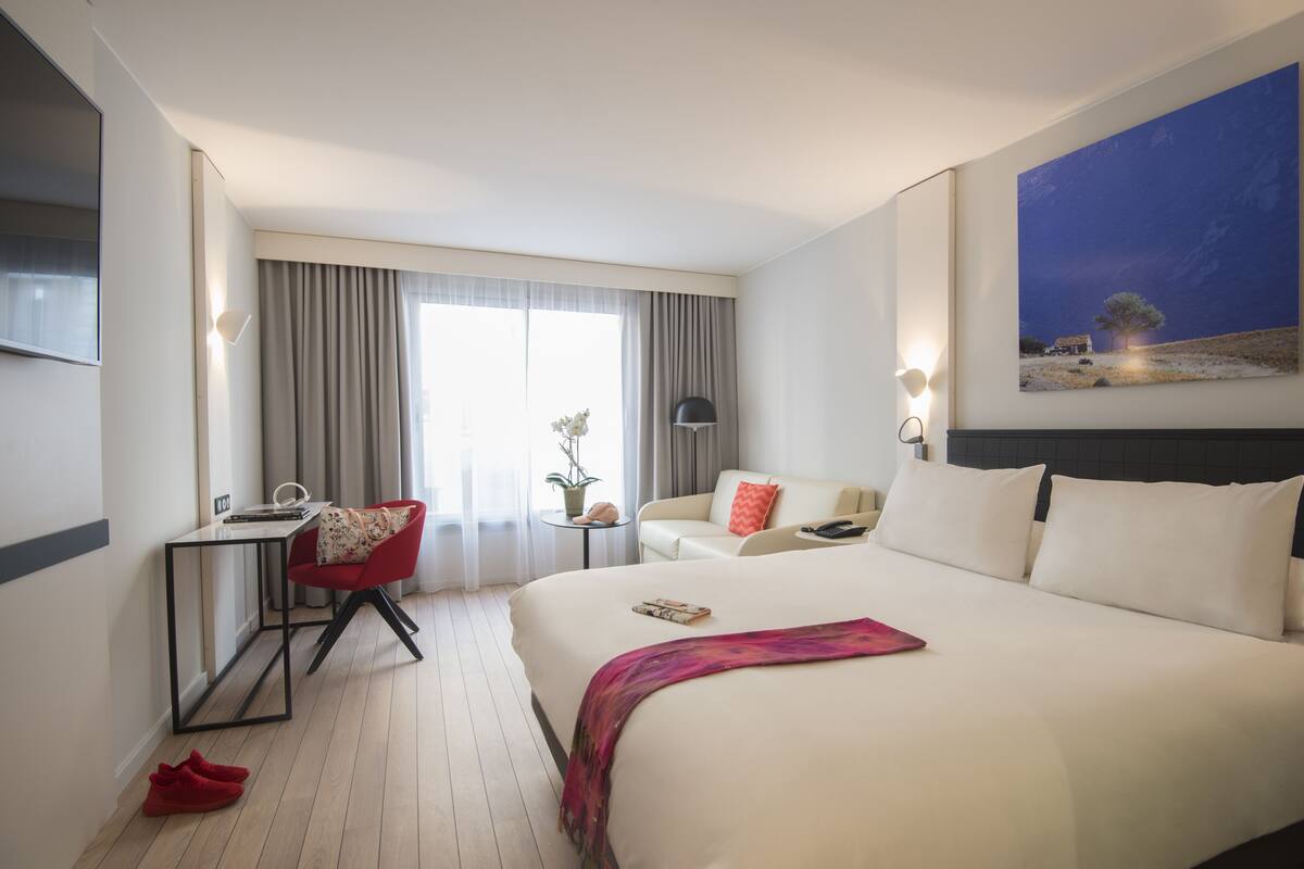 superior double room, 1 double bed with sofa bed (5715508) | premium bedding, in-room safe, individually decorated, desk