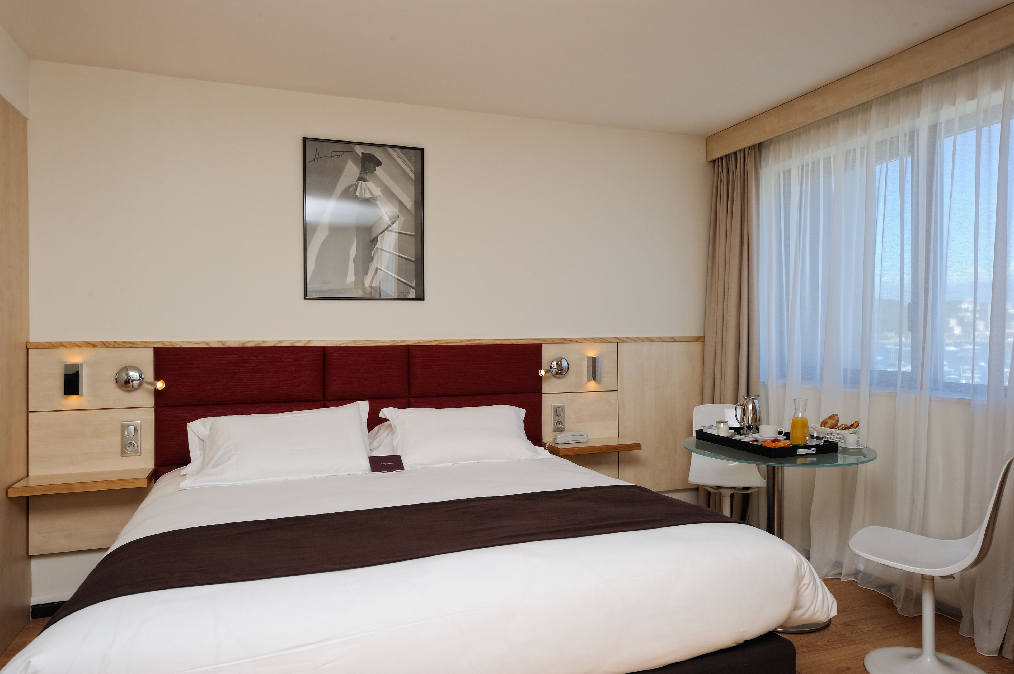 junior suite | premium bedding, in-room safe, individually decorated, desk