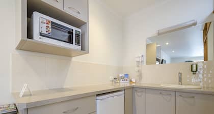 Werribee Motel & Apartments