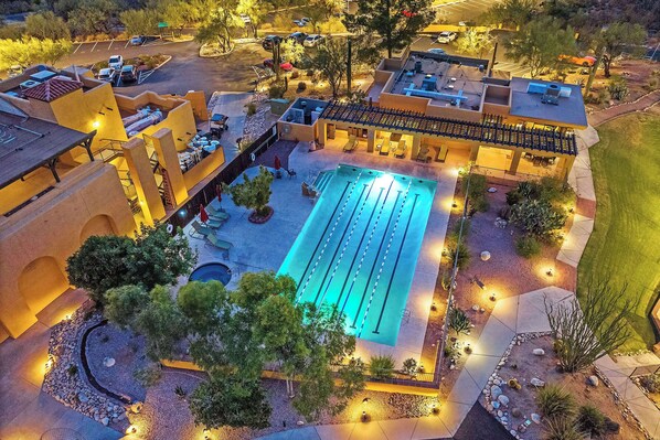 3 piscinas externas, espreguiçadeiras