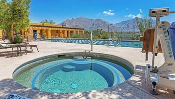 3 outdoor pools, sun loungers