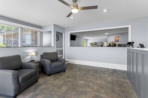 Lobby - Quality Inn Lakefront (St Ignace)