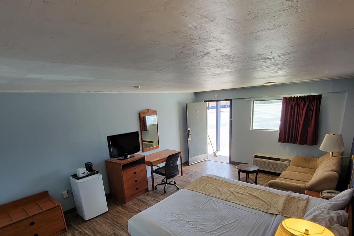 Habitación, 1 cama de matrimonio grande, no fumadores | Escritorio, tabla de planchar con plancha, cunas gratuitas