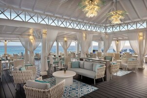 6 restaurants, breakfast, lunch, dinner served; international cuisine