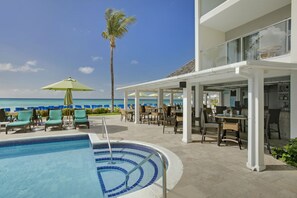 6 restaurants, breakfast, lunch, dinner served; international cuisine