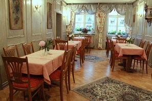 Daily buffet breakfast (EUR 9 per person)