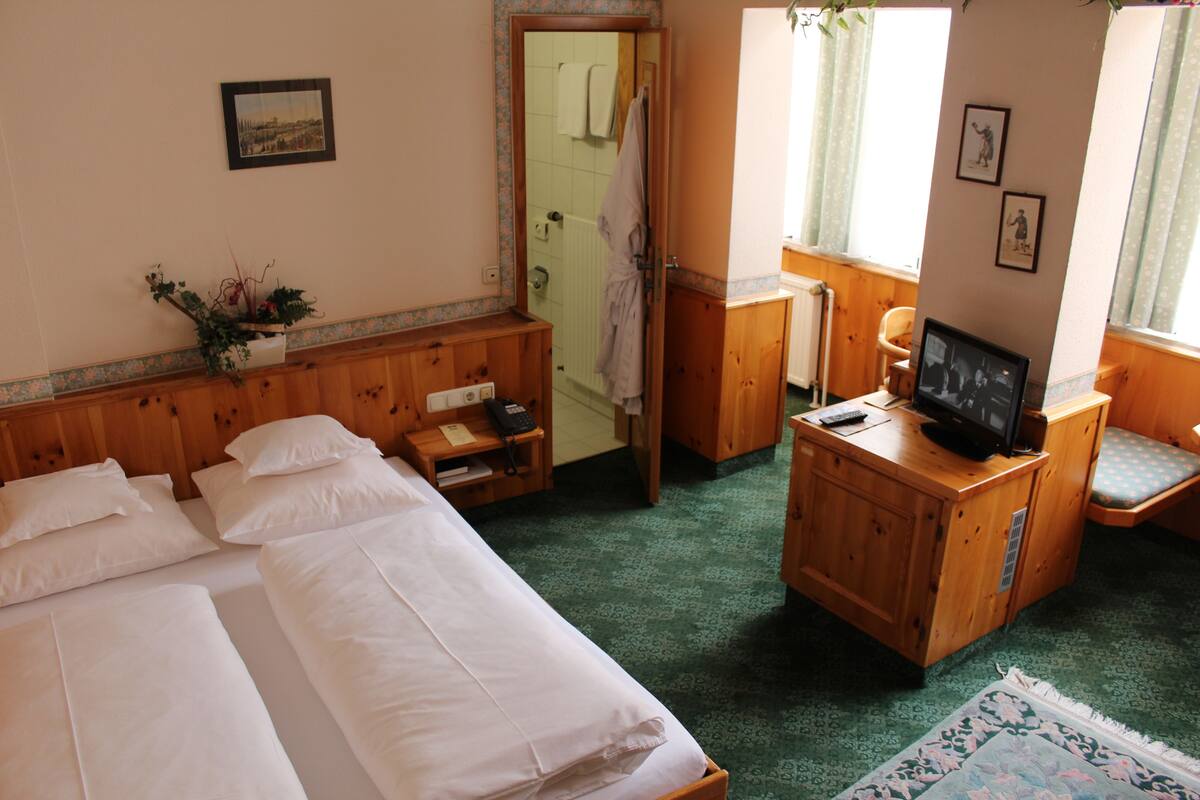Premium bedding, minibar, in-room safe, desk