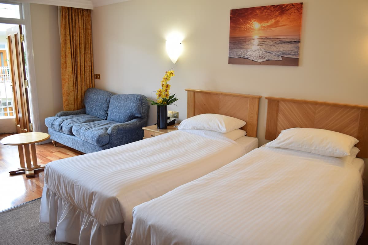 In-room safe, desk, iron/ironing board, free WiFi