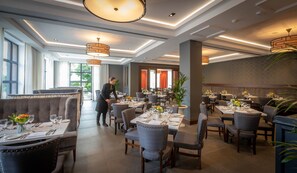 2 Restaurants, Frühstück