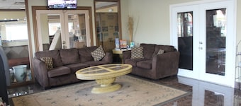 Tampa Inn - Near Busch Gardens