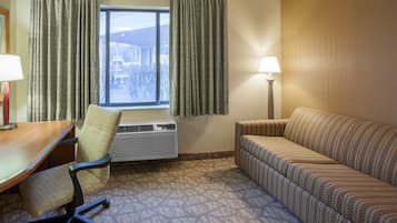 Suite, 1 King Bed with Sofa bed, Non Smoking