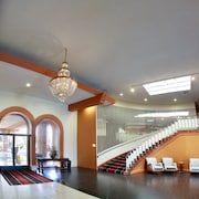 Ramada by Wyndham Fresno North