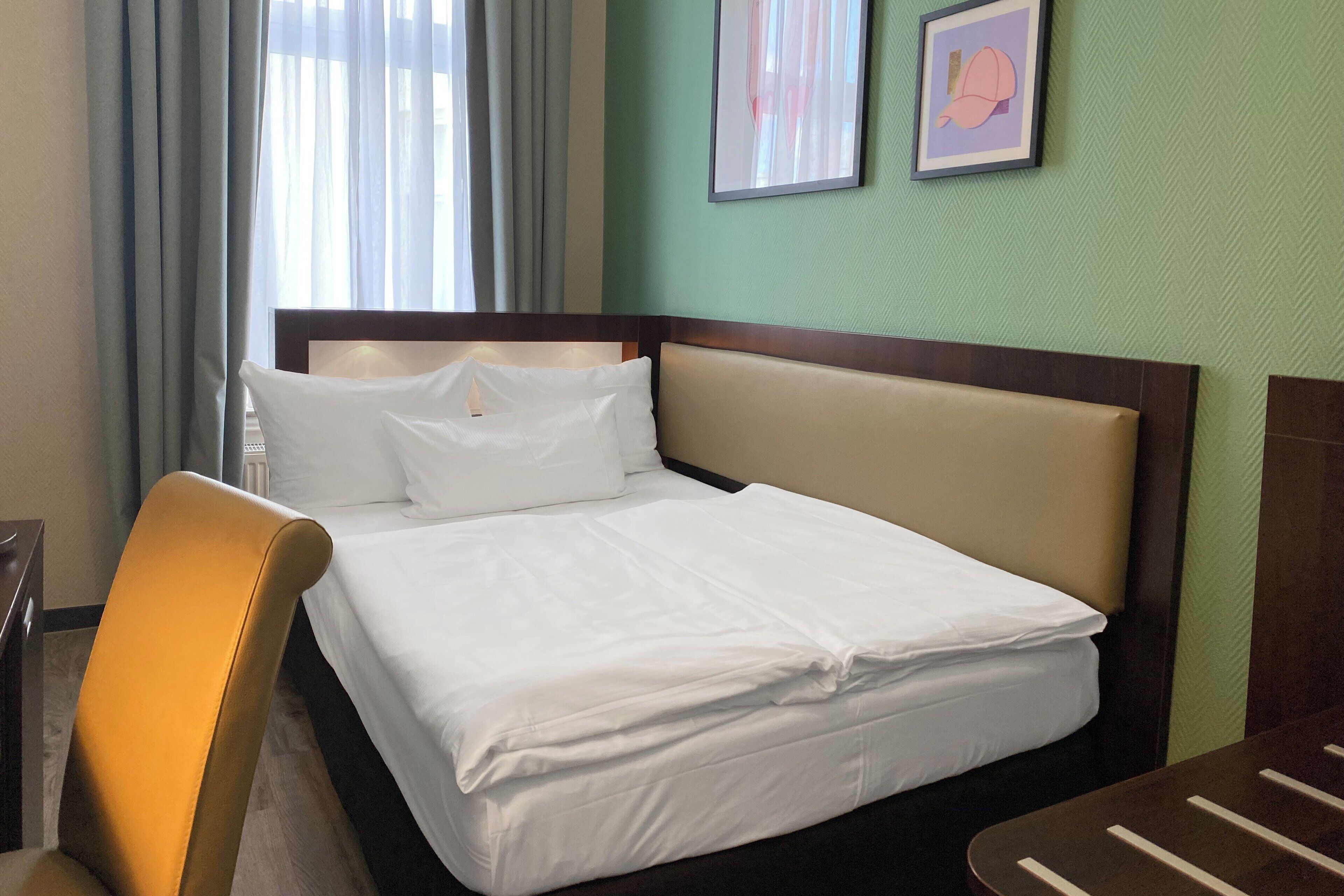 Room, 1 Double Bed (Cosy) | In-room safe, individually furnished, desk, blackout curtains