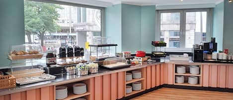 Buffet breakfast on weekdays (EUR 17.00 per person)