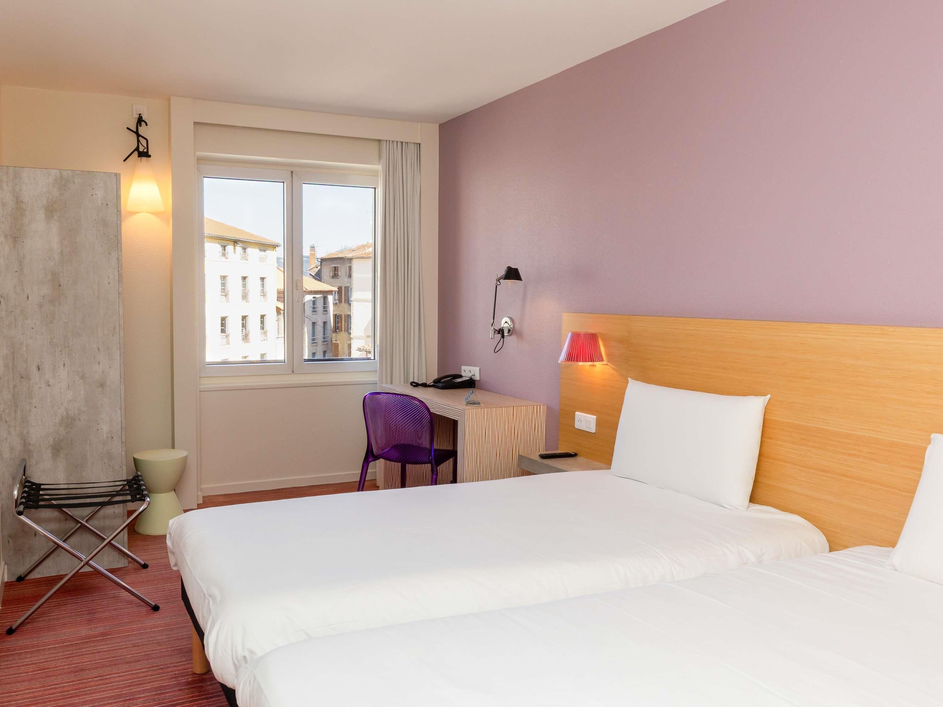 Standard Room, 2 Twin Beds | Premium bedding, in-room safe, soundproofing, free WiFi