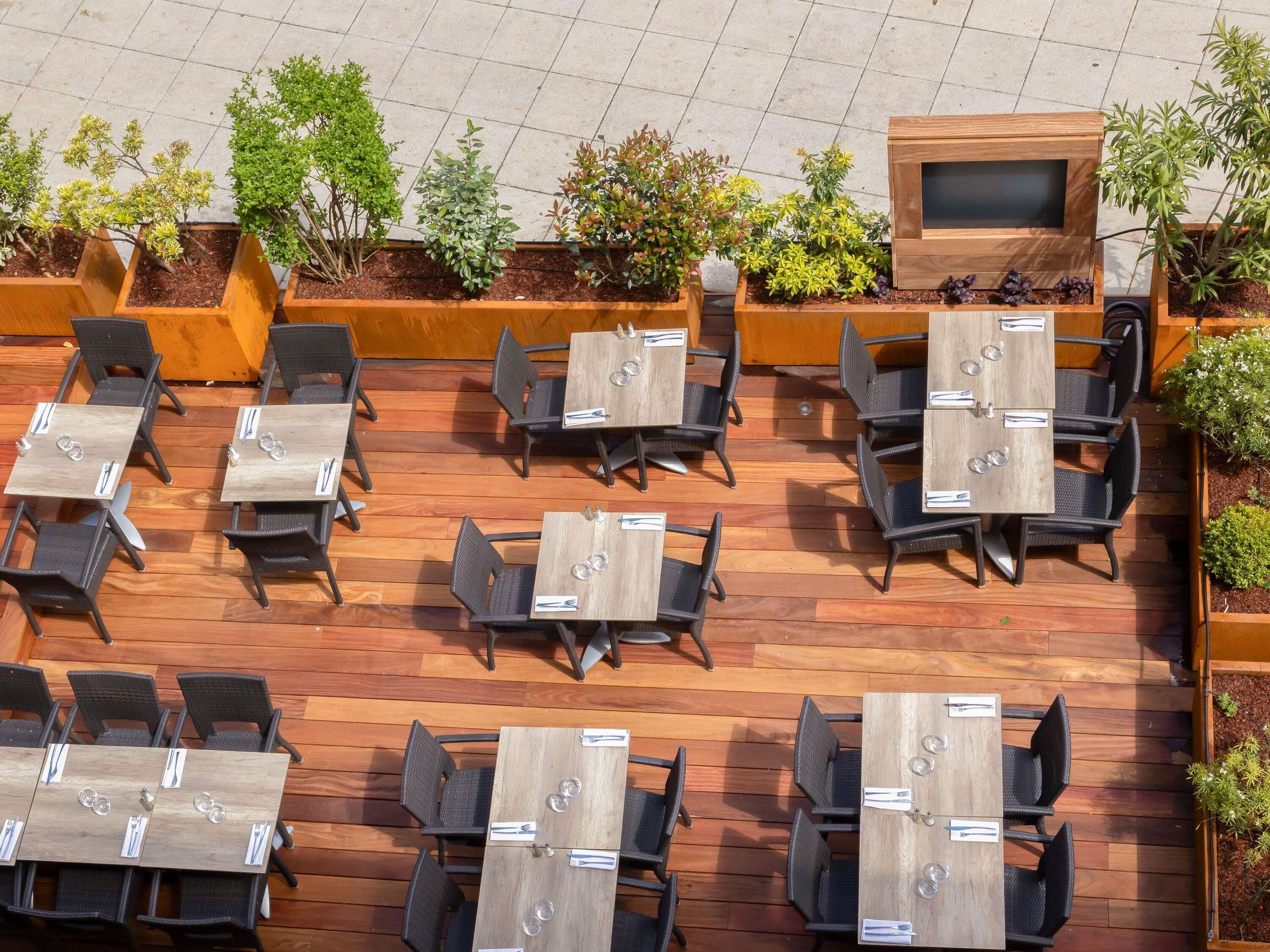 lunch and dinner served, french cuisine