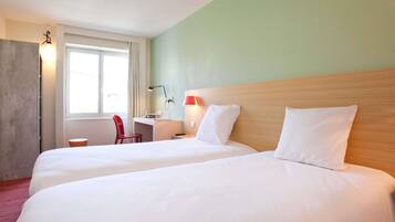 Chambre Standard, 2 lits une place | Literie de qualité supérieure, coffres-forts dans les chambres