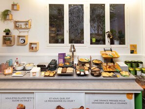 Free buffet breakfast