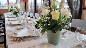 Aperto a pranzo e cena, cucina francese