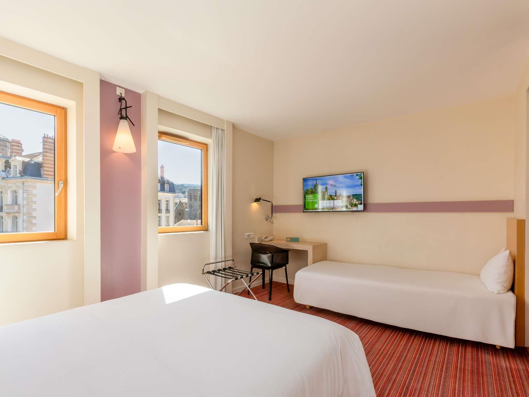 Standard Room, Multiple Beds | Premium bedding, in-room safe, soundproofing, free WiFi