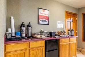 Free continental breakfast 