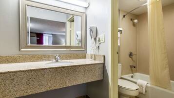 Standard Room, 1 King Bed, Non Smoking | Bathroom