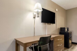 Standard Room, 1 King Bed, Non Smoking | Cribs/infant beds, rollaway beds, free WiFi, bed sheets