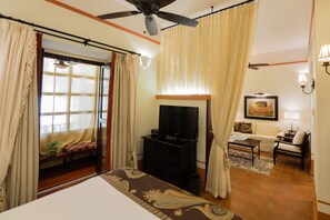 Junior Single Room | In-room safe, individually decorated, individually furnished, desk