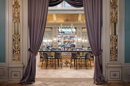 Cocktail bar. Grand Hotel et Des Palmes