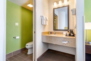Shower, designer toiletries, hair dryer, towels - Sleep Inn I-95 North Savannah (Port Wentworth)