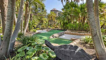 Mini-golf