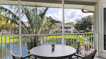 Premium bedding, in-room safe, desk, laptop workspace