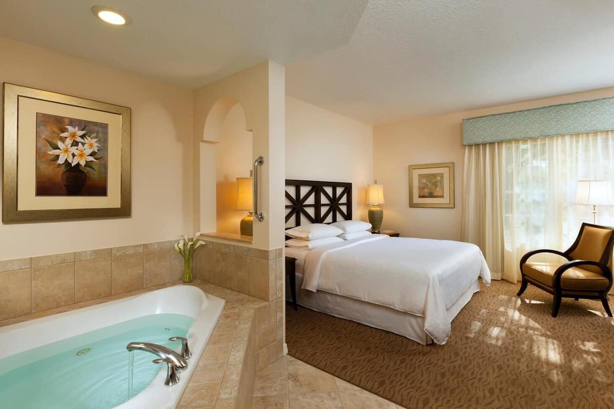 Premium bedding, in-room safe, desk, laptop workspace