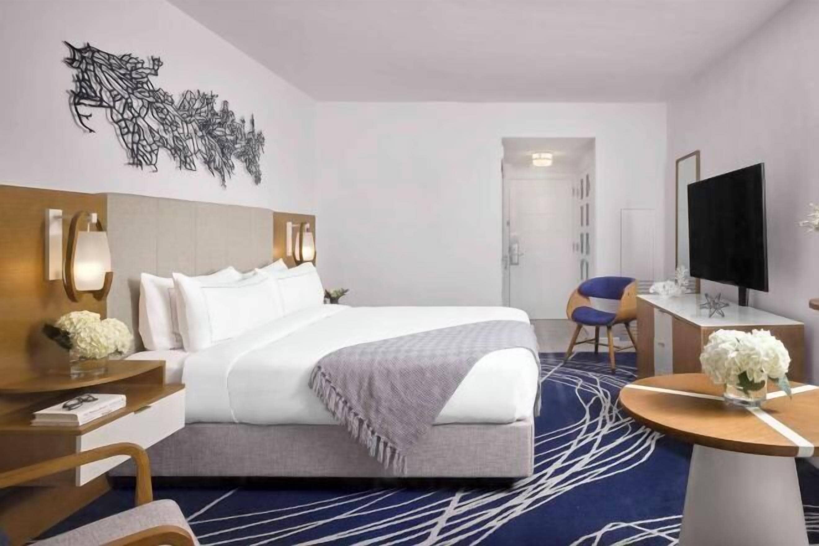 Premium bedding, in-room safe, laptop workspace, blackout curtains