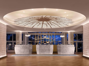 Hotel entrance and lobby at Hilton Fort Lauderdale Marina