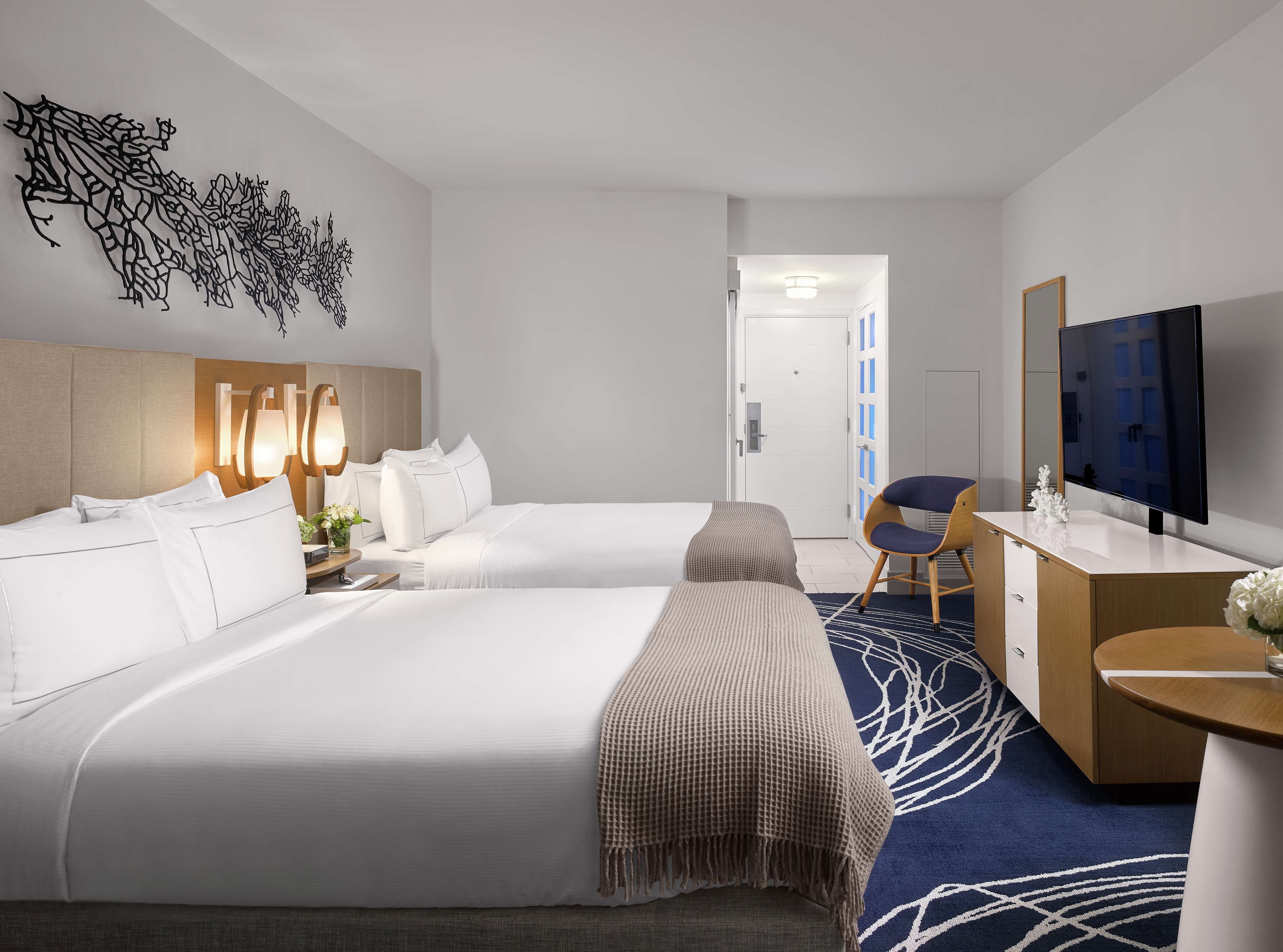 Premium bedding, in-room safe, laptop workspace, blackout drapes