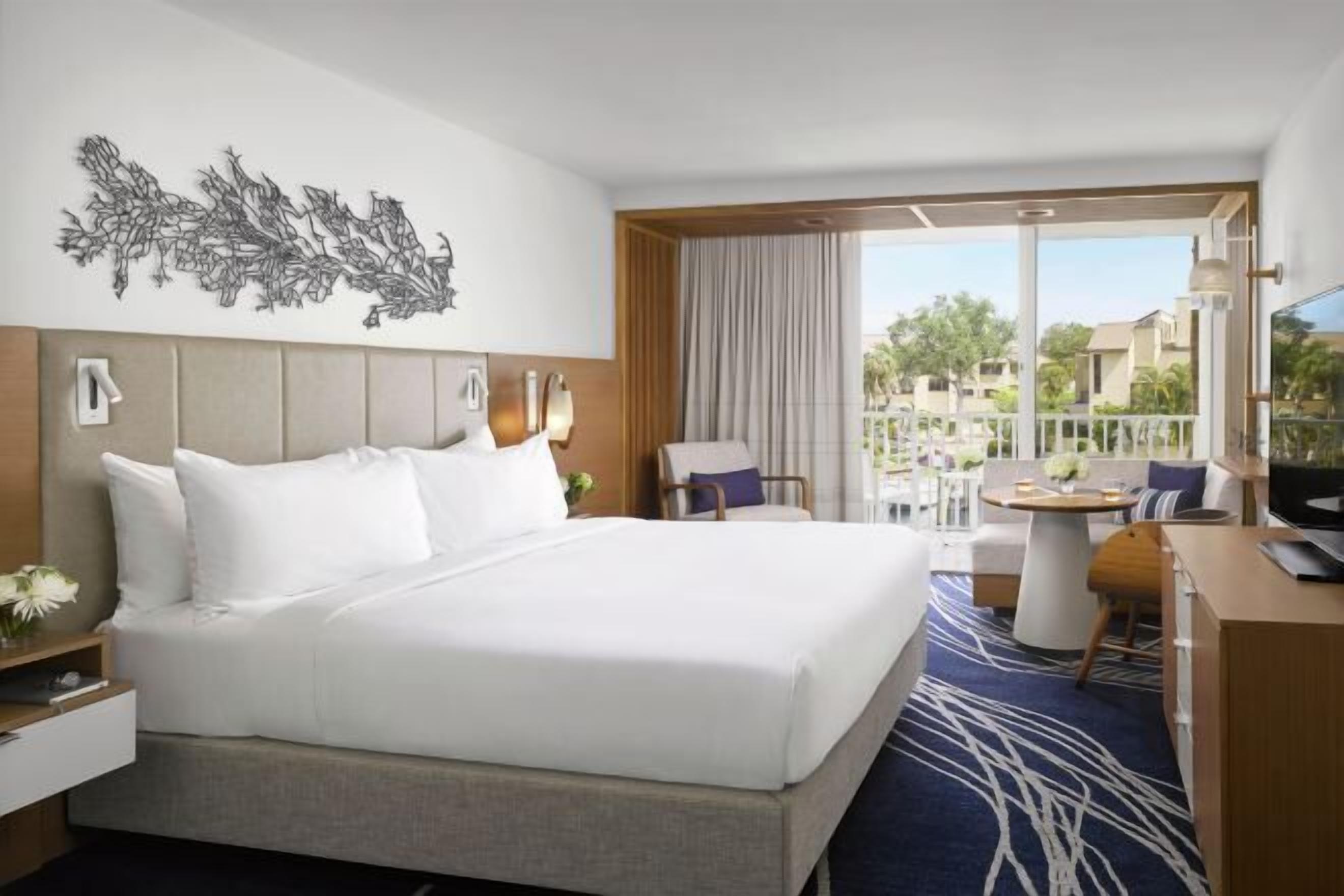 Premium bedding, in-room safe, laptop workspace, blackout curtains