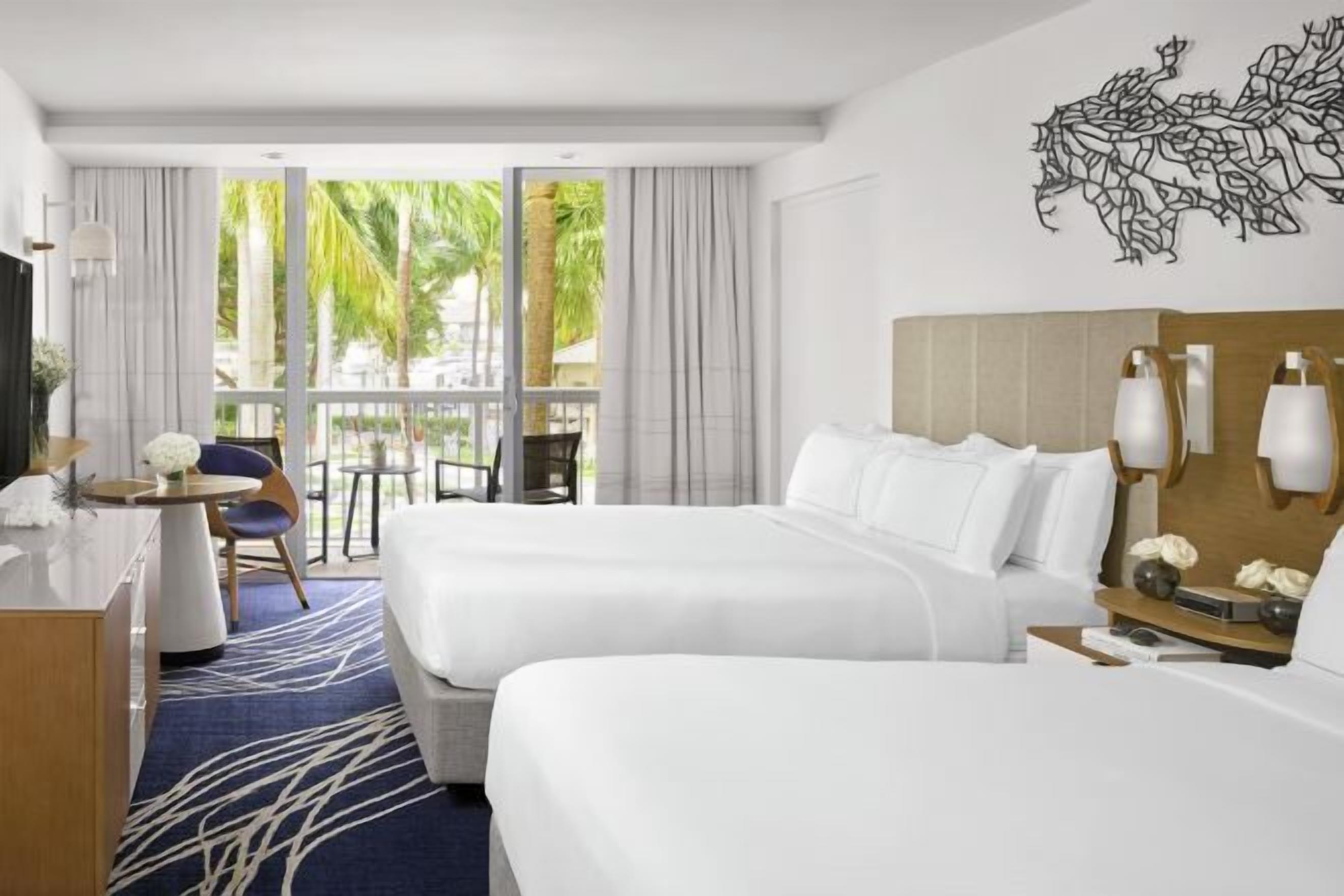 Premium bedding, in-room safe, laptop workspace, blackout curtains