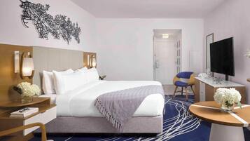 Premium bedding, in-room safe, laptop workspace, blackout drapes
