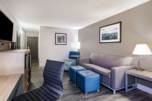 2 Queen Beds, One-Bedroom Suite, Non-Smoking | Premium bedding, pillowtop beds, desk, laptop workspace - La Quinta Inn & Suites by Wyndham Joplin (Joplin)