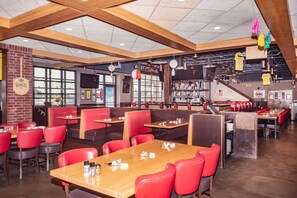 Restaurant - La Quinta Inn & Suites by Wyndham Joplin (Joplin)
