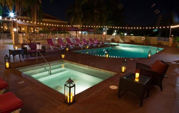 Outdoor pool, pool loungers