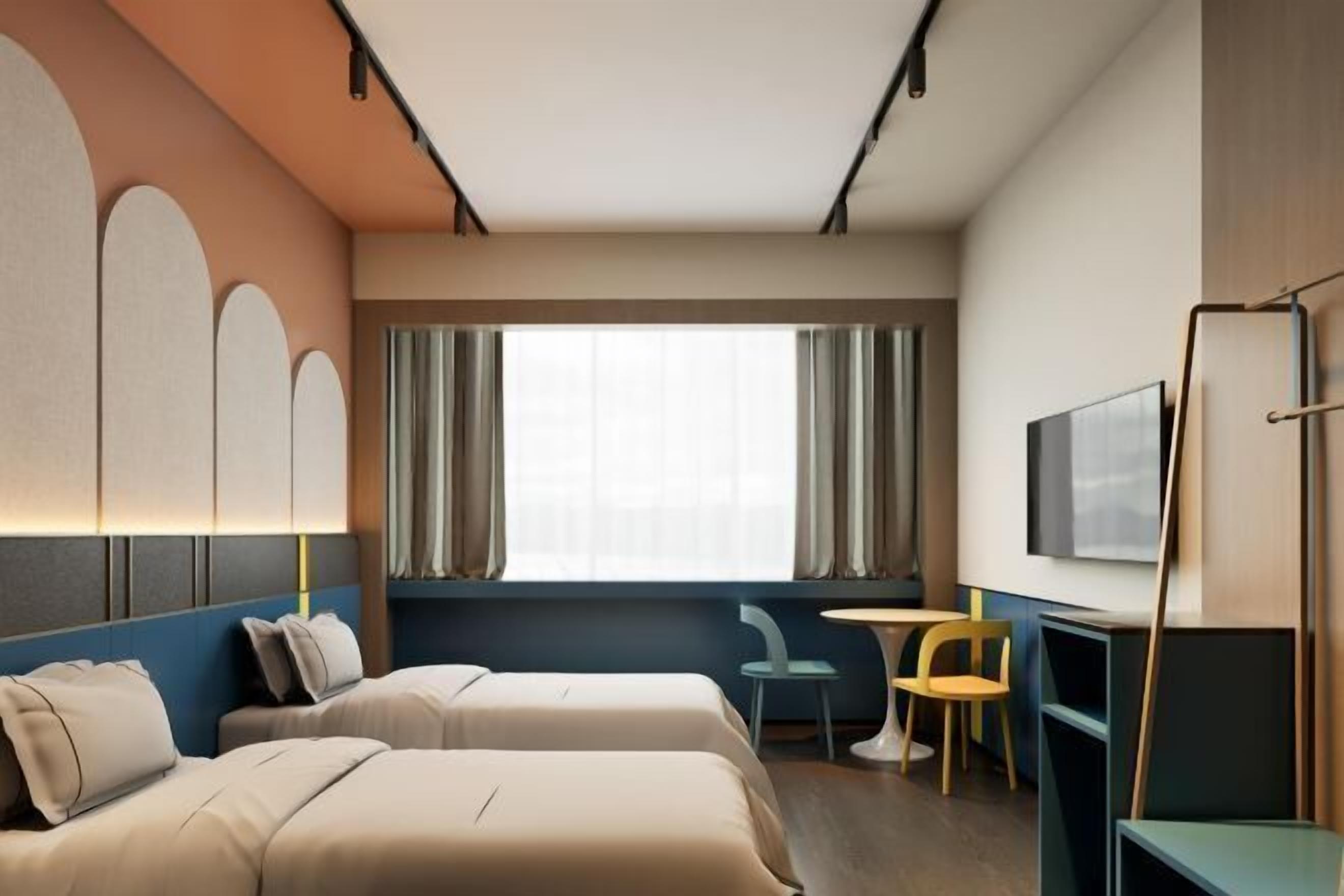 Minibar, Zimmersafe, Schreibtisch, laptopgeeigneter Arbeitsplatz