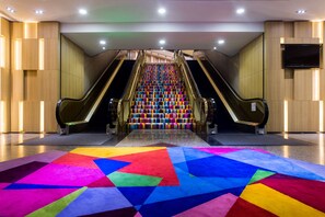 Interior entrance - Furama City Centre (Singapore)