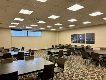 Meeting space at Holiday Inn Express Philadelphia-Midtown by IHG