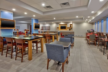 Free daily buffet breakfast at Holiday Inn Express Philadelphia-Midtown, an IHG Hotel